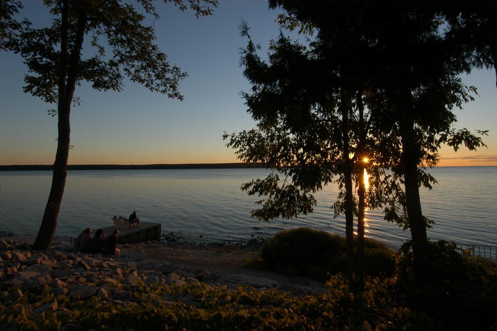 Westwood Shores Waterfront Resort Sturgeon Bay Exterior foto