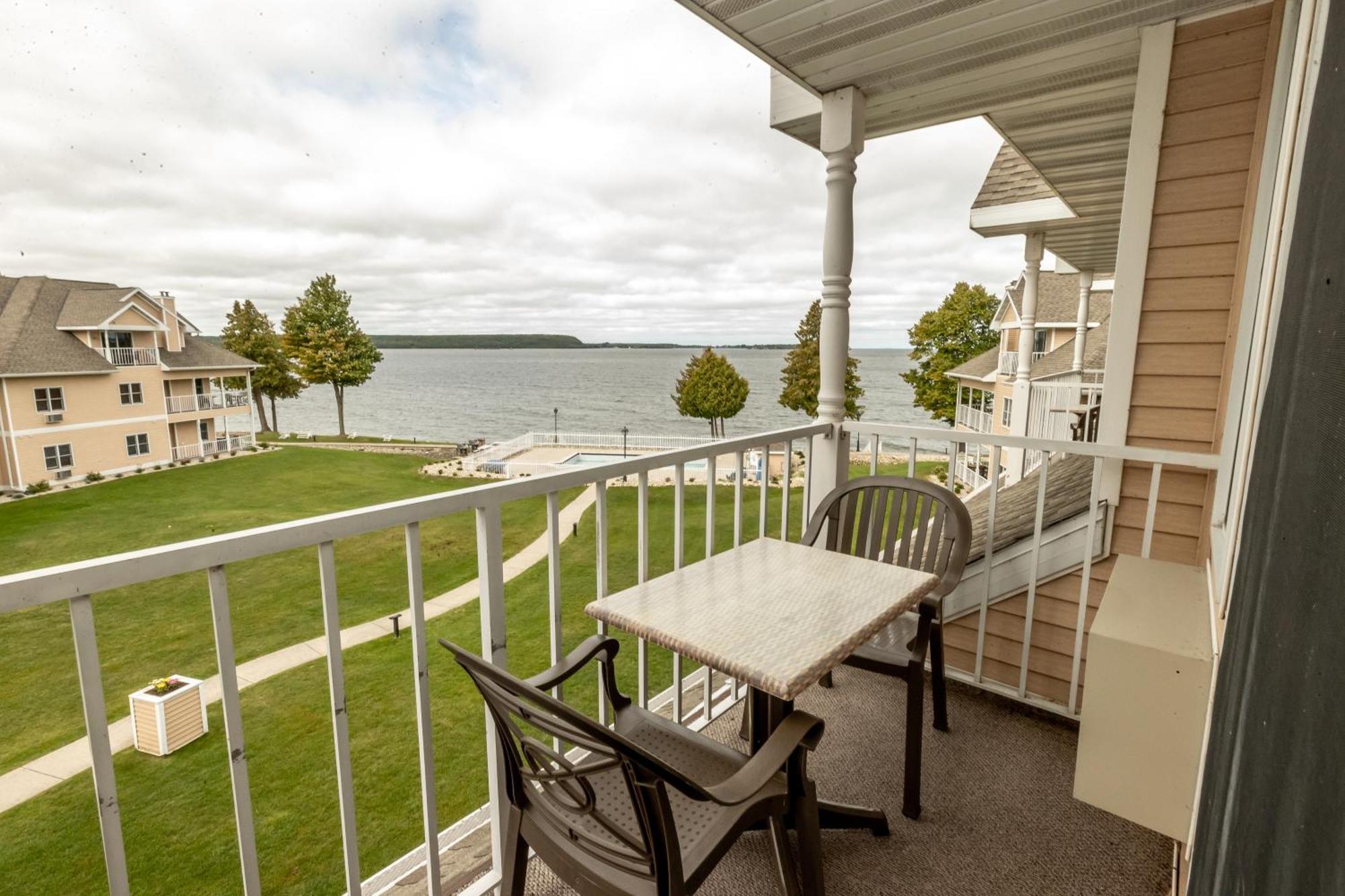 Westwood Shores Waterfront Resort Sturgeon Bay Exterior foto