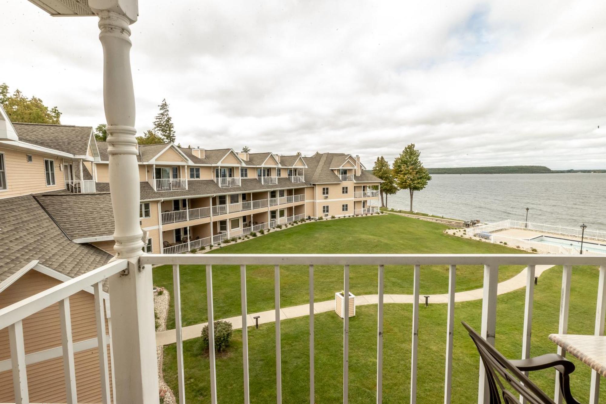 Westwood Shores Waterfront Resort Sturgeon Bay Exterior foto