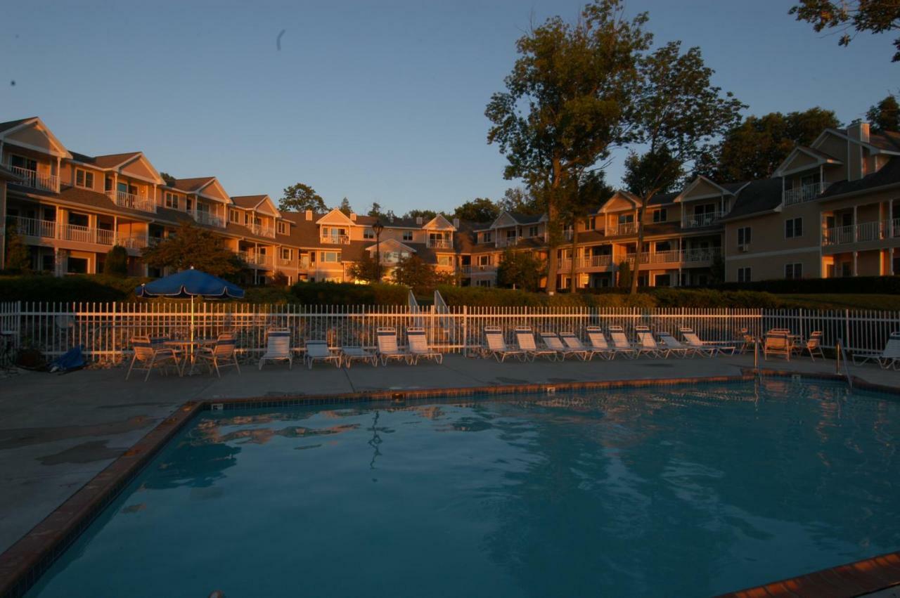 Westwood Shores Waterfront Resort Sturgeon Bay Exterior foto